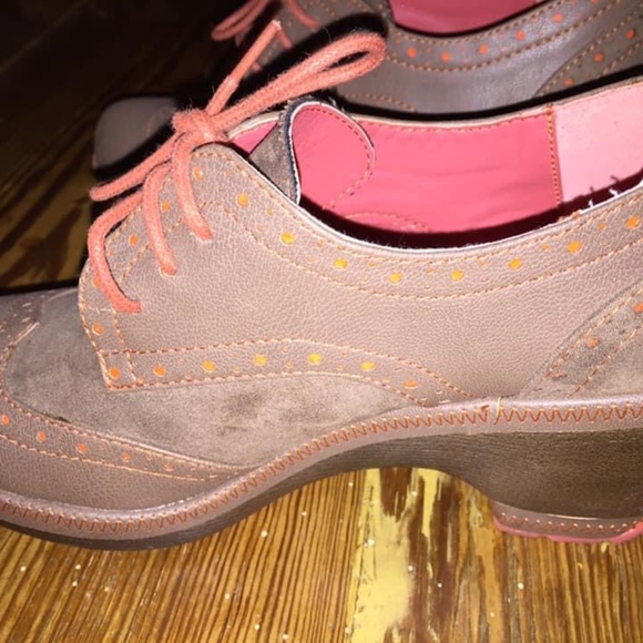 J-41 oxford wingtip vegan adventure shoes - Picture 2 of 6